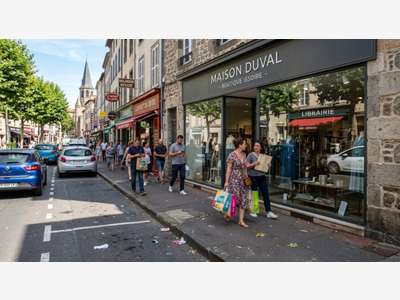 Droit au bail local 100m² à vendre à Issoire
