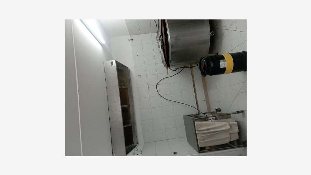 DAB local climatisé 138m² L'Isle-sur-la-Sorgue
