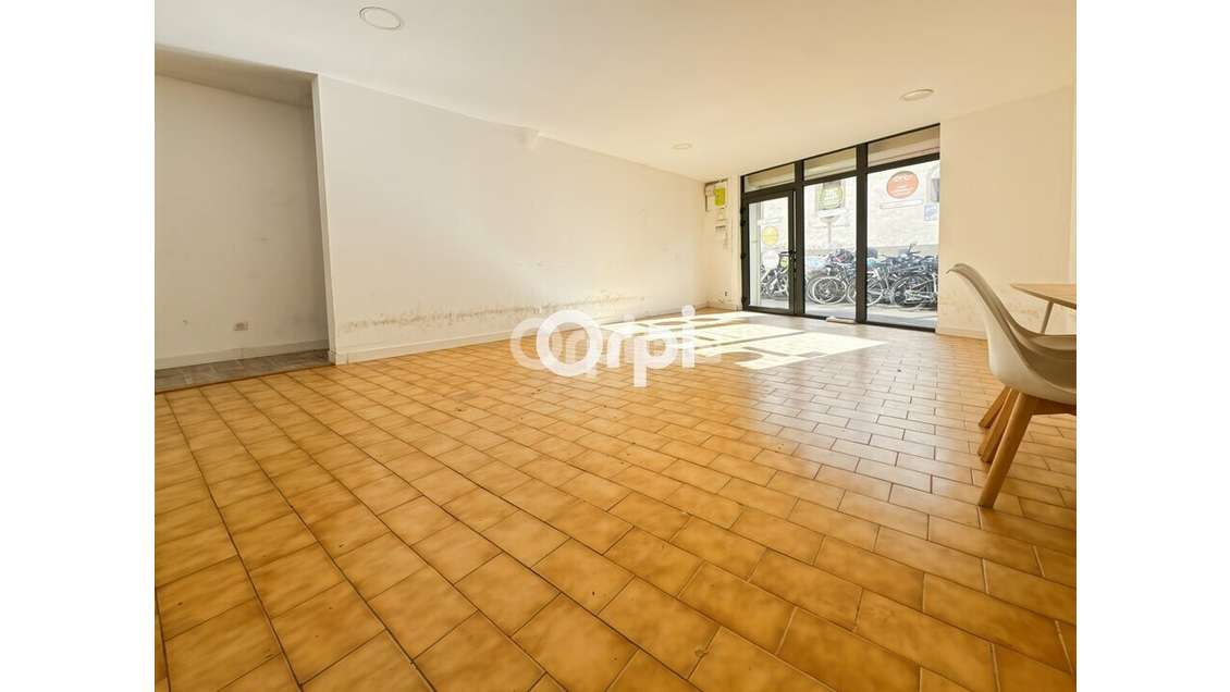 LOCAL COMMERCIAL 45m² - CENTRE VILLE