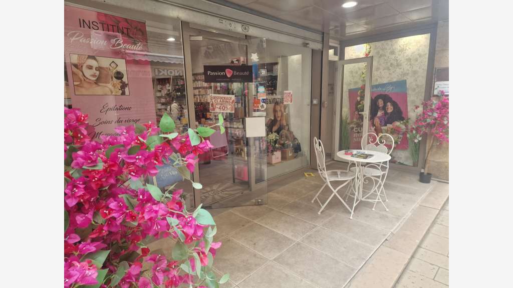 Droit au bail local rénové 80m² à La Ciotat centre
