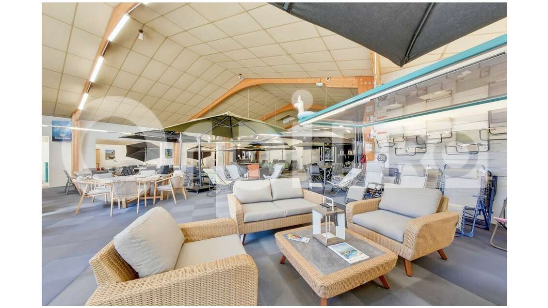 Cède local commercial 507m² parkings à La Flotte