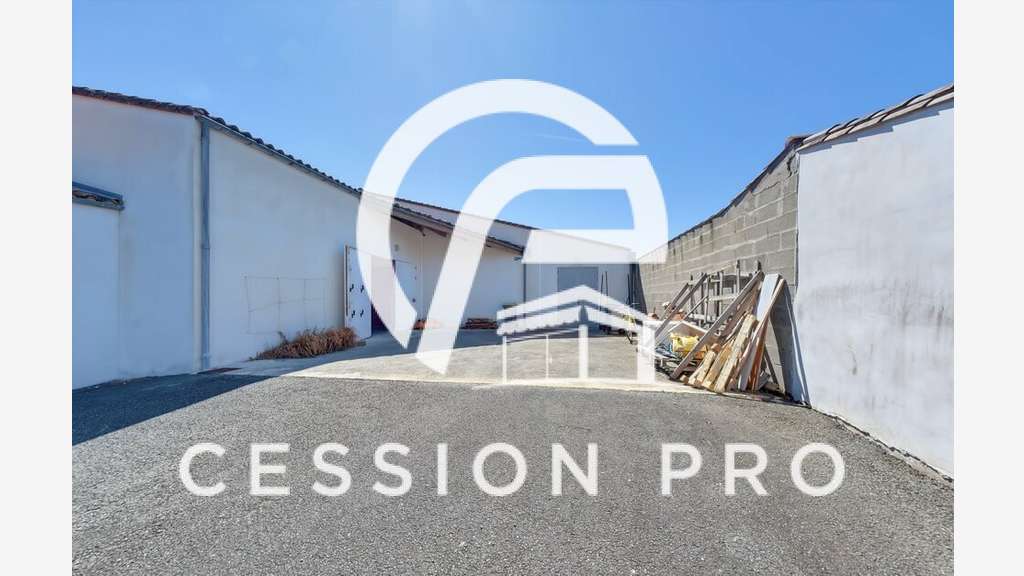 Cède local de 507m² en zc la Flotte la Rochelle