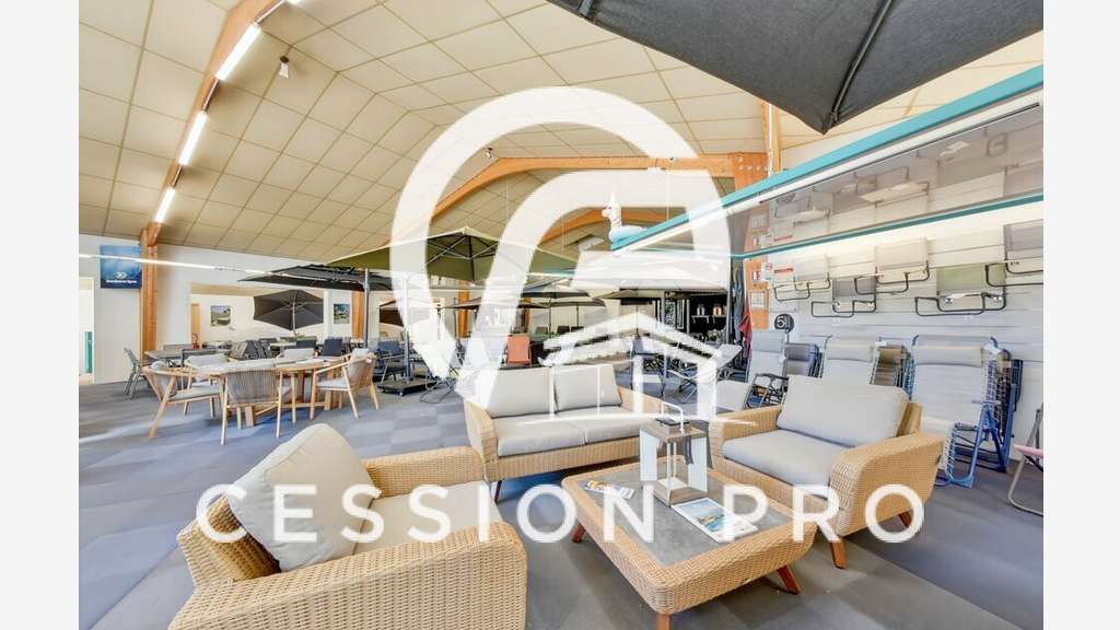 Cède local de 507m² en zc la Flotte la Rochelle