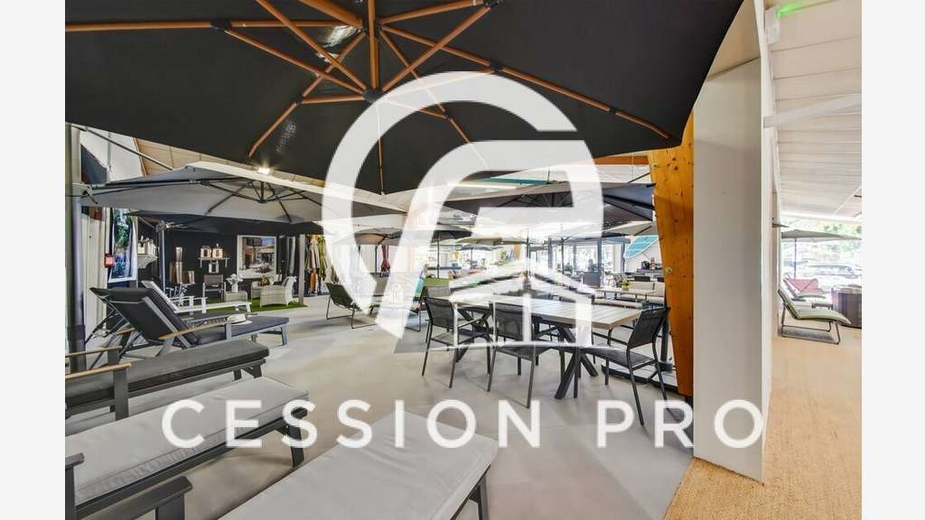 Cède local de 507m² en zc la Flotte la Rochelle