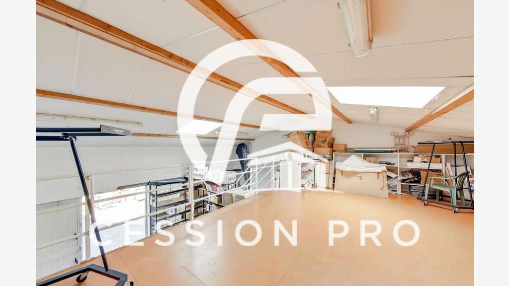 Cède local de 507m² en zc la Flotte la Rochelle