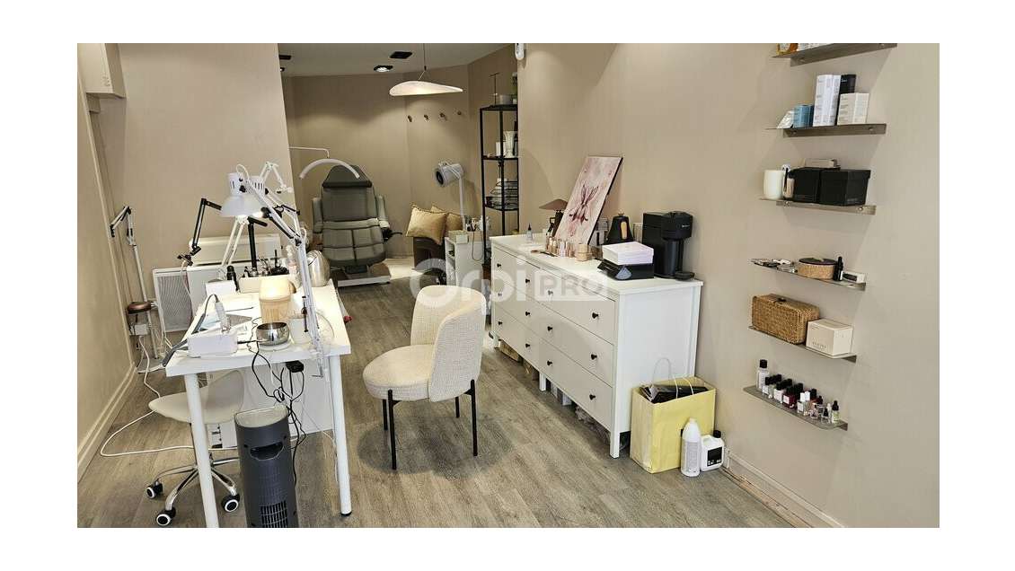 Local commercial de 25m² à céder à La Rochelle