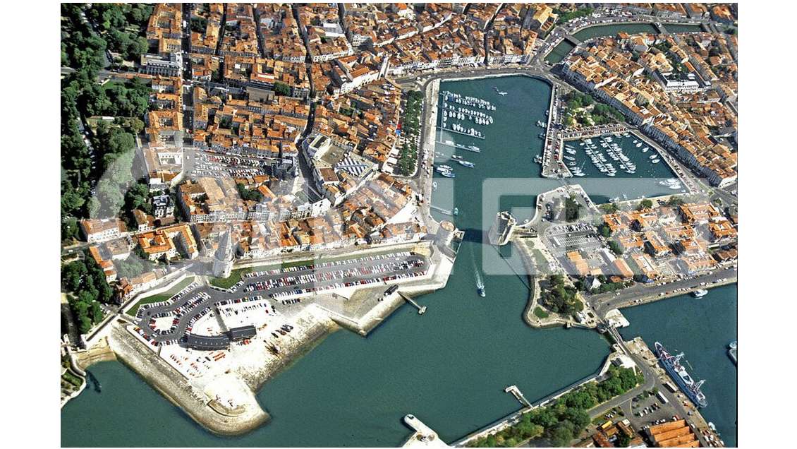 DROIT AU BAIL EMPLACEMENT N°1 LA ROCHELLE