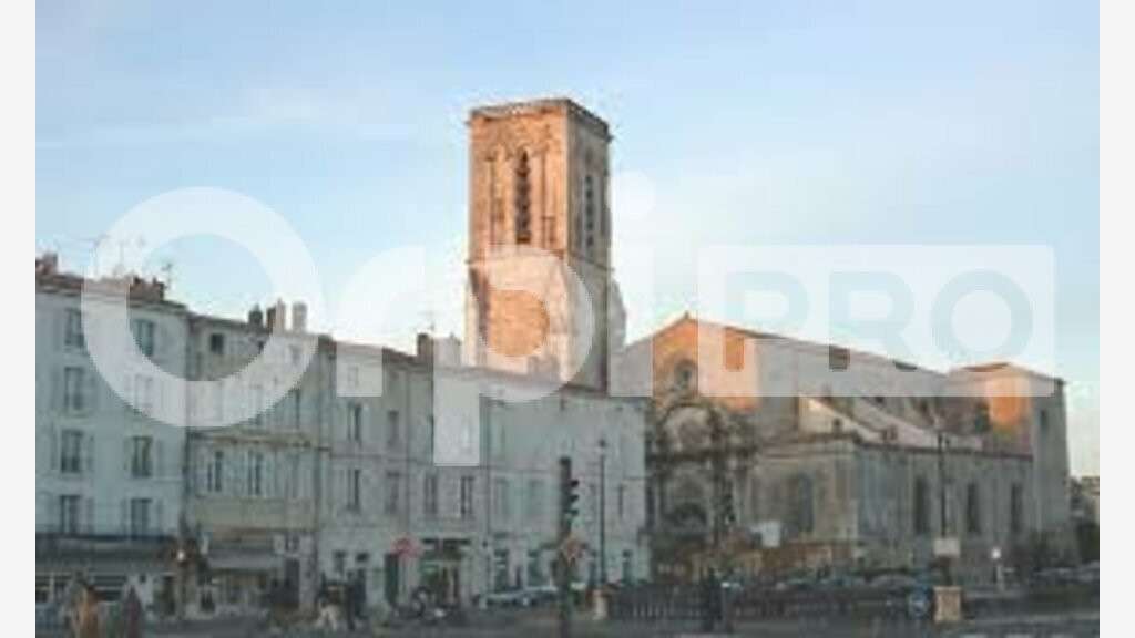 Jolie boutique 27m² à louer à La Rochelle