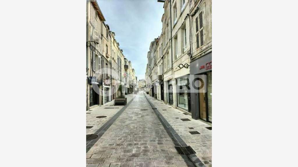 DROIT AU BAIL EMPLACEMENT N°1 LA ROCHELLE