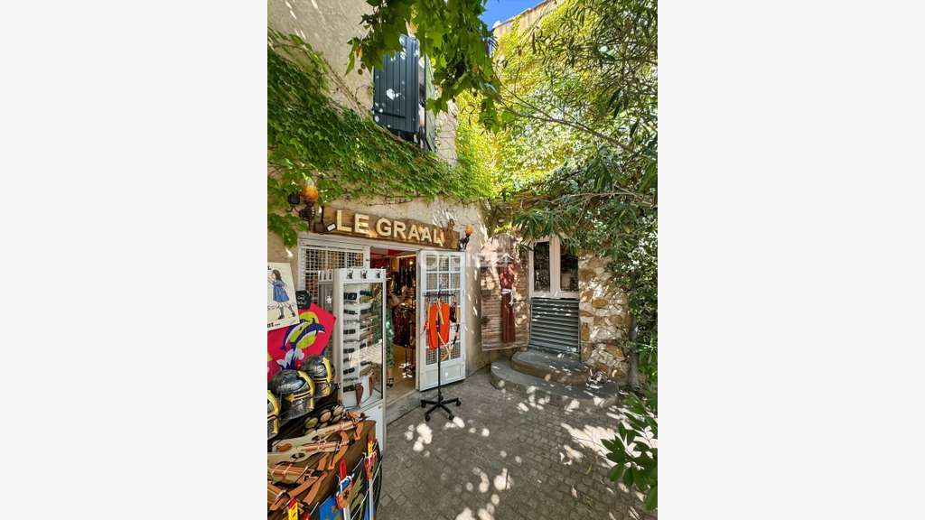 LE CASTELLET - LOCAL COMMERCIAL à louer