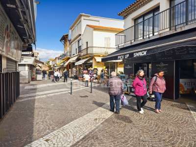 Bail à céder magasin 80m² empl N°1 Le Grau-du-Roi