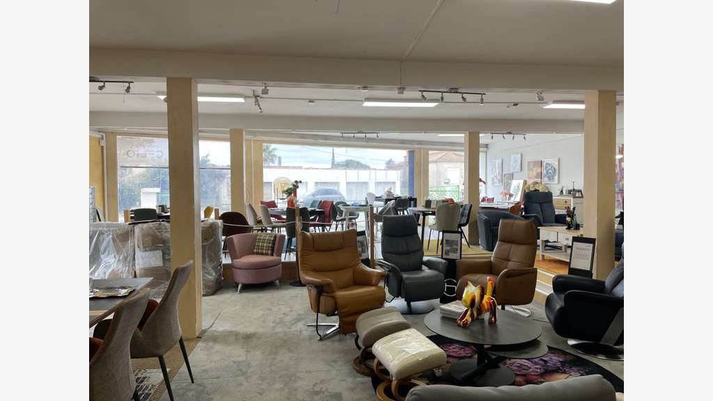 Magasin emblématique du Var Est, sur 1800m² 