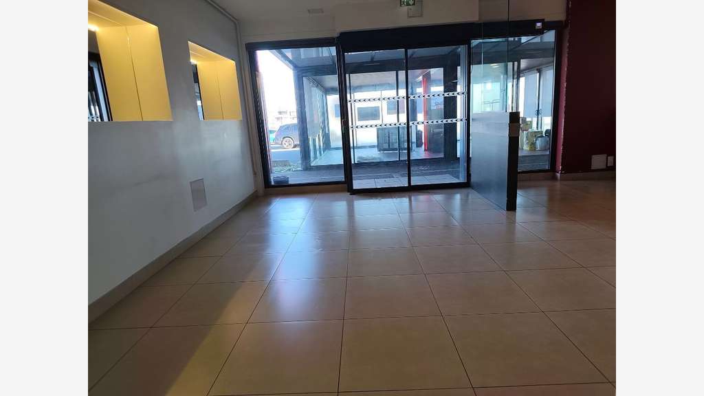 Cession local commercial 130m² à Lempdes