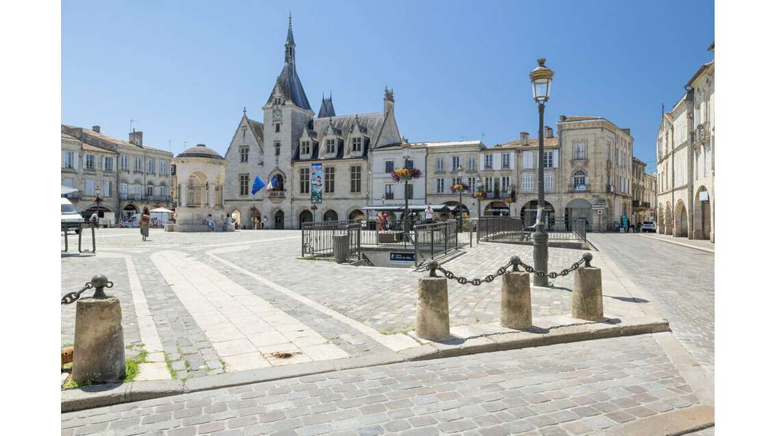 Local commercial 35m² à louer empl N°1 à Libourne 