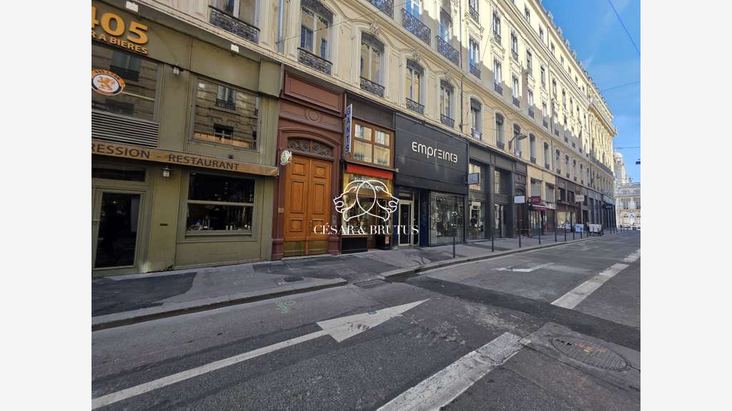 DAB local 28m² à Lyon 1er Terreaux Constantine