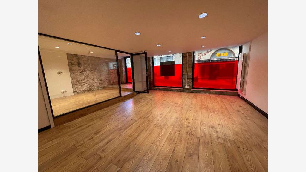 Cède DAB local de 92m² à Lyon 69001