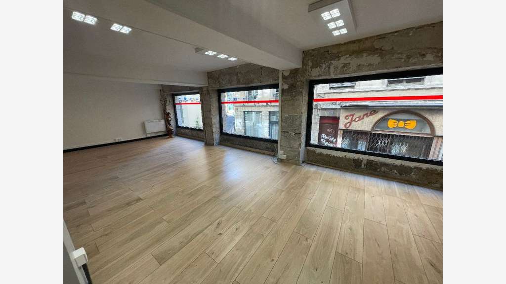 Cède DAB local de 92m² à Lyon 69001