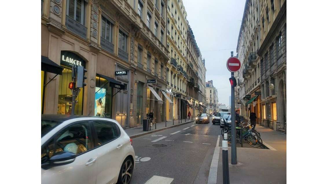 Boutique de 100m² à céder à Lyon rue Childebert