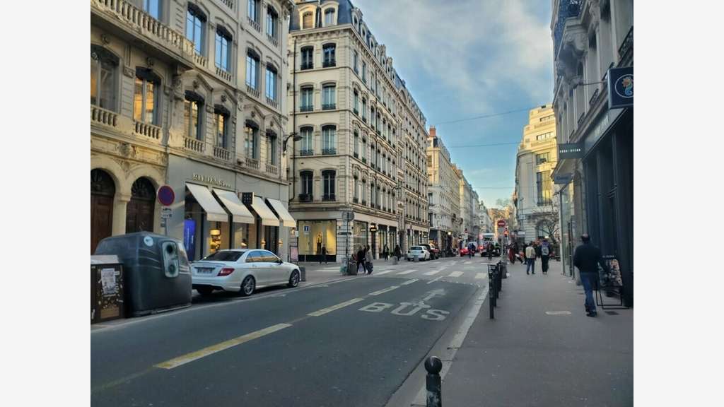 Boutique de 100m² à céder à Lyon rue Childebert