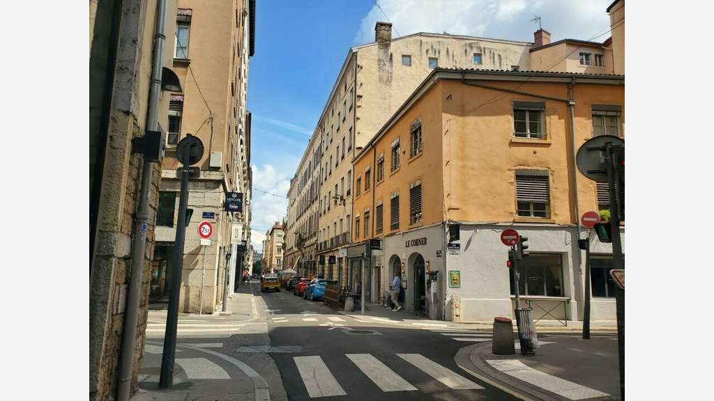 Jolie boutique 70m² à louer Lyon 2e Ainay Charité