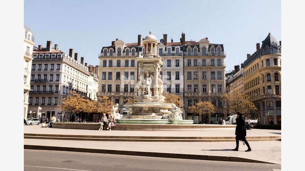A céder local commercial 40m² Lyon 2 rue passante
