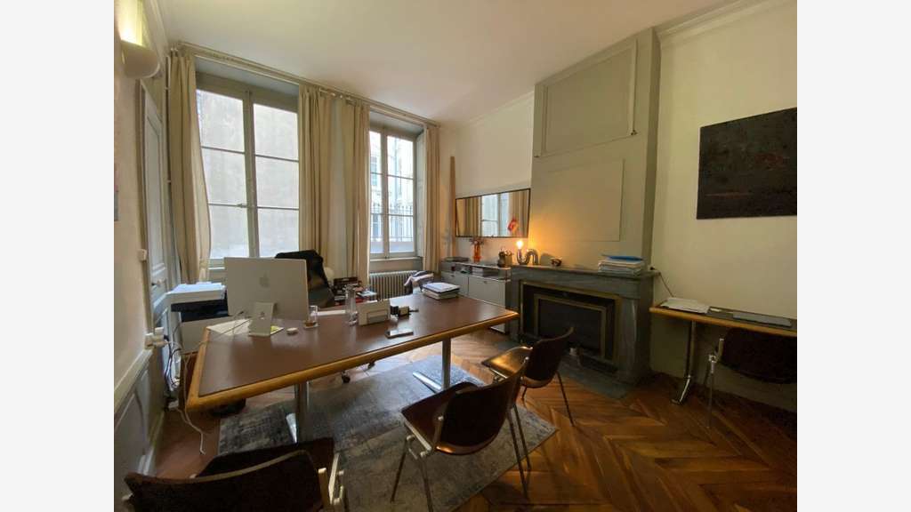 Bureaux loués à vendre 91m² Rue V.Hugo à Lyon 2e