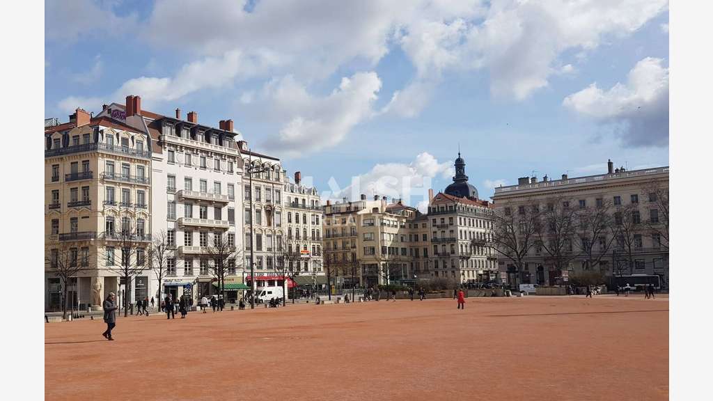 Cession droit au bal local 60m² à Lyon 2e 