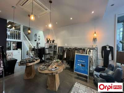 Local commercial 61m² à céder à Lyon Victor Hugo