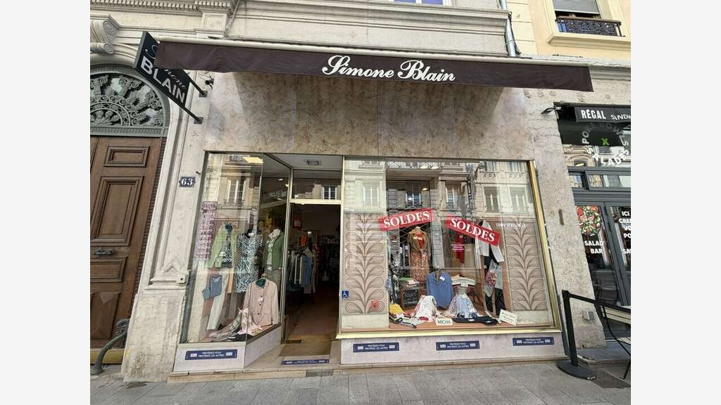 LYON 2 - LOCAL COMMERCIAL à louer