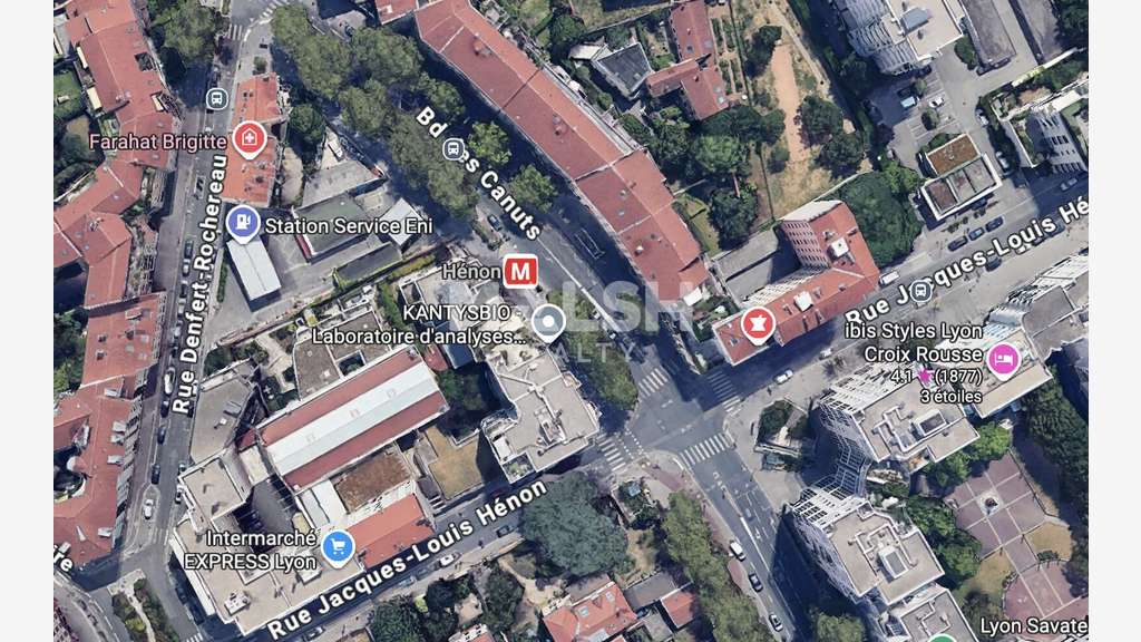 Bail à céder local 278m² belle vitrine à Lyon 4e 