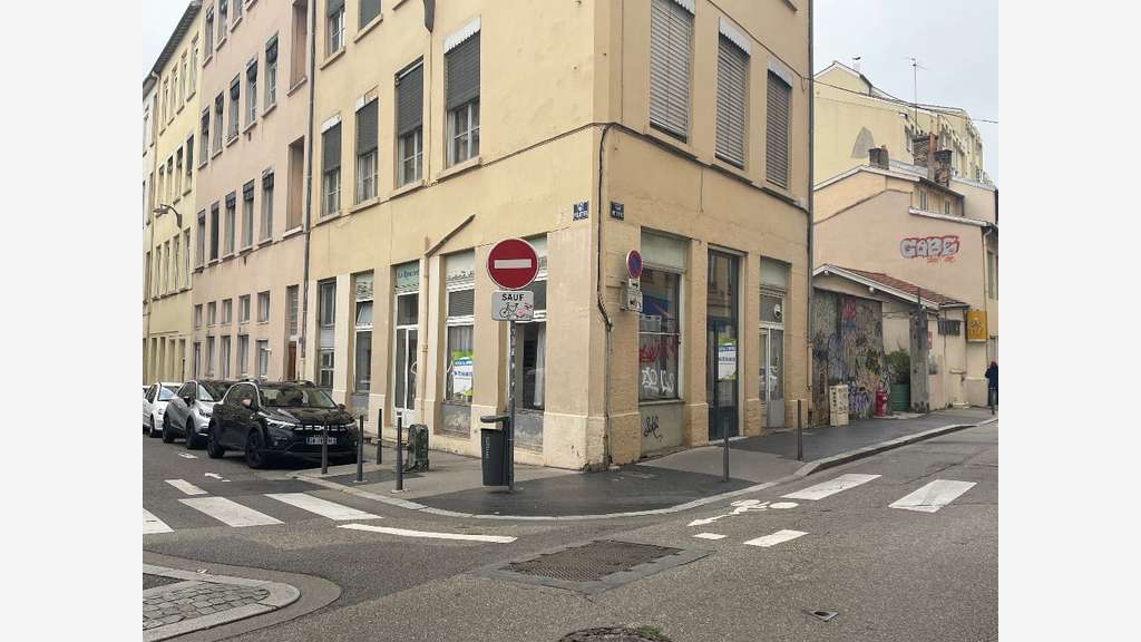 A louer local commercial lumineux 100m² à Lyon 4e