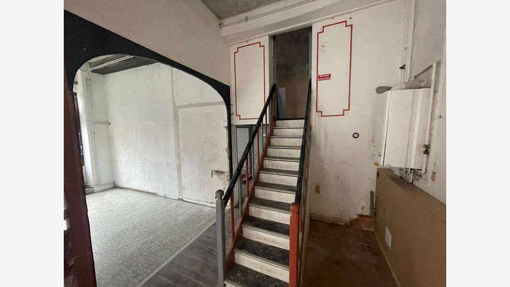 A louer local commercial lumineux 100m² à Lyon 4e