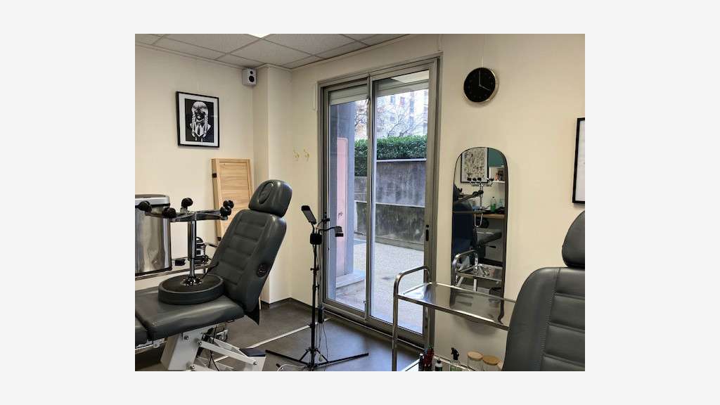 À céder droit au bail local d'angle 90m² Lyon 6e