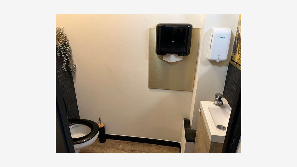 À céder droit au bail local d'angle 90m² Lyon 6e