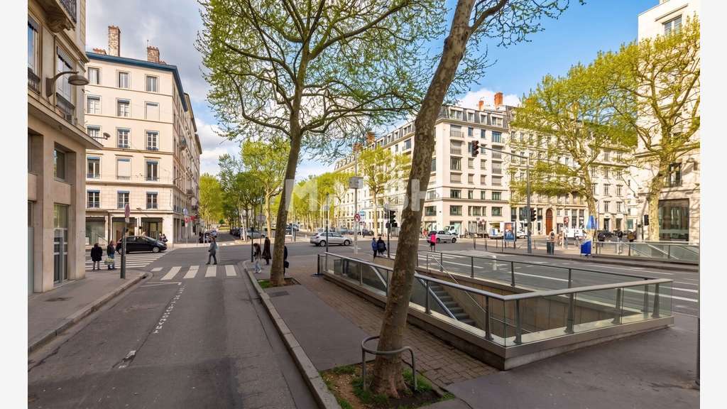Local de 101m² à céder à Lyon 69006