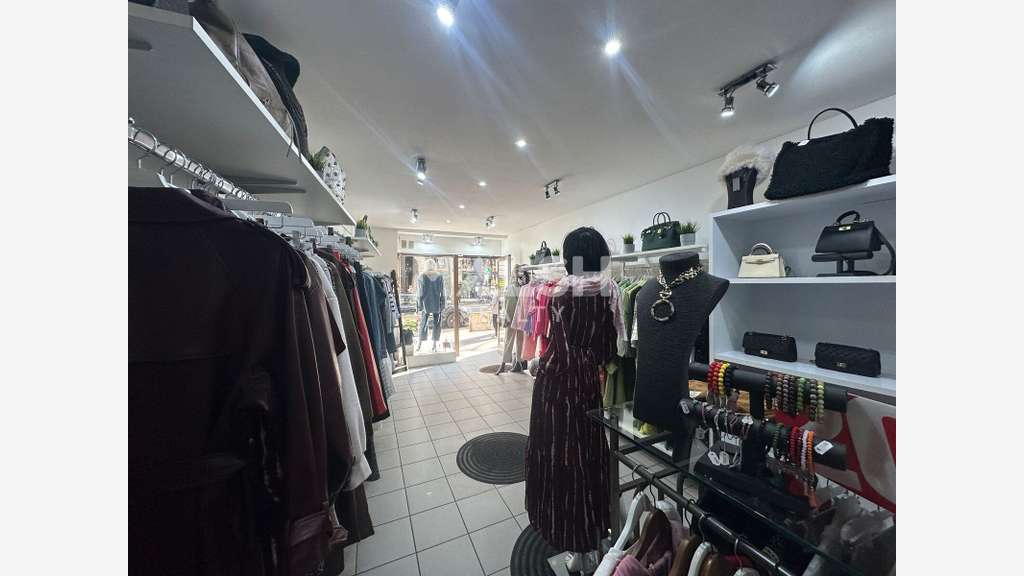 Local à céder 20m² vitrine sur rue à Lyon 6e