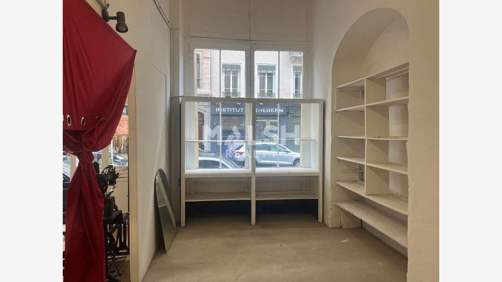Local à céder 53m² Rue Pierre Corneille Lyon 6e