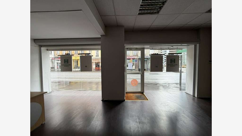 Local commercial 212m² à louer à Lyon  6e