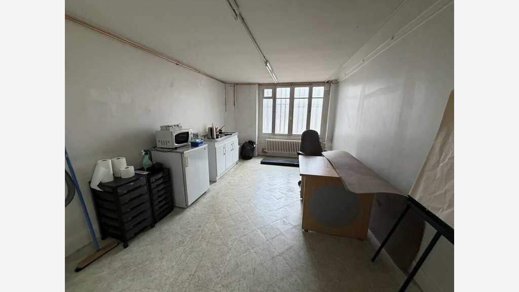 Local commercial 212m² à louer à Lyon  6e