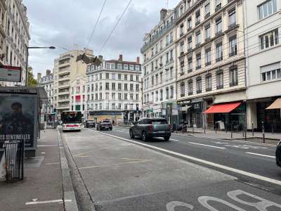 Cession droit au bail Locaux commerciaux - Boutiques à Lyon 7e