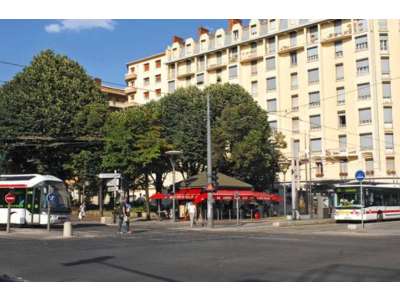 Cession droit au bail Locaux commerciaux - Boutiques à Lyon 7e