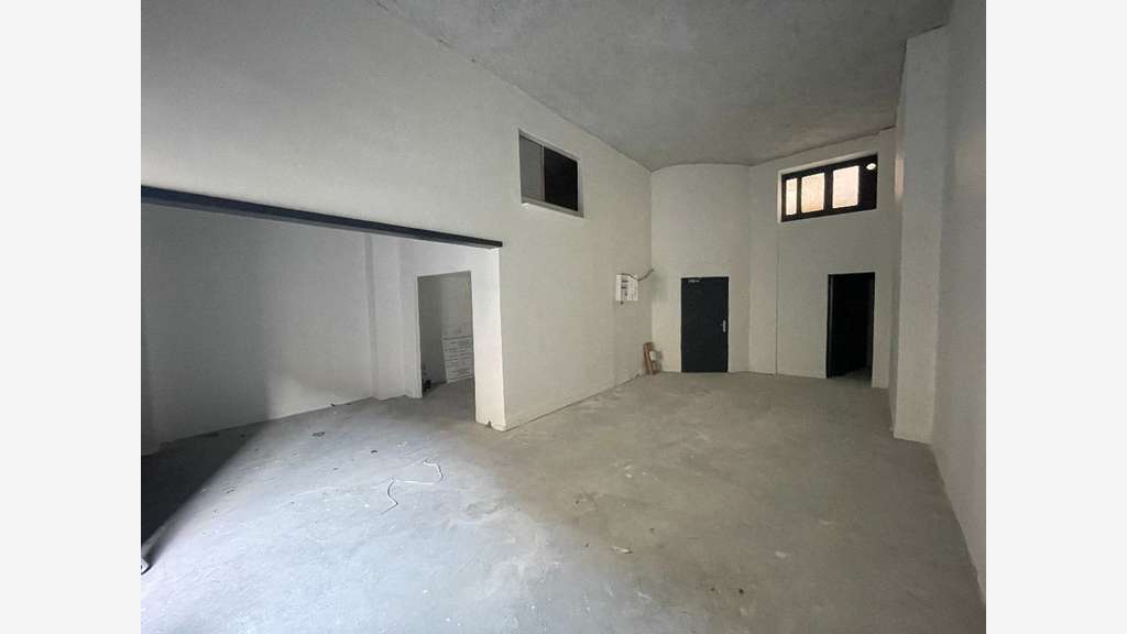 Local commercial 64m² à louer Rue Chalopin 69007