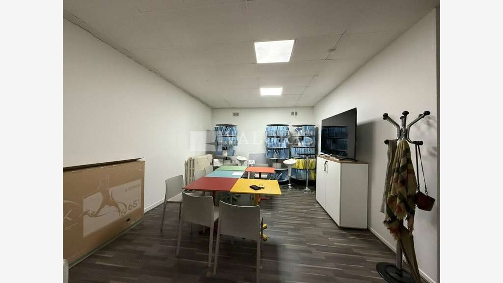 A louer local 150m² Lyon 7e métro Saxe Gambetta