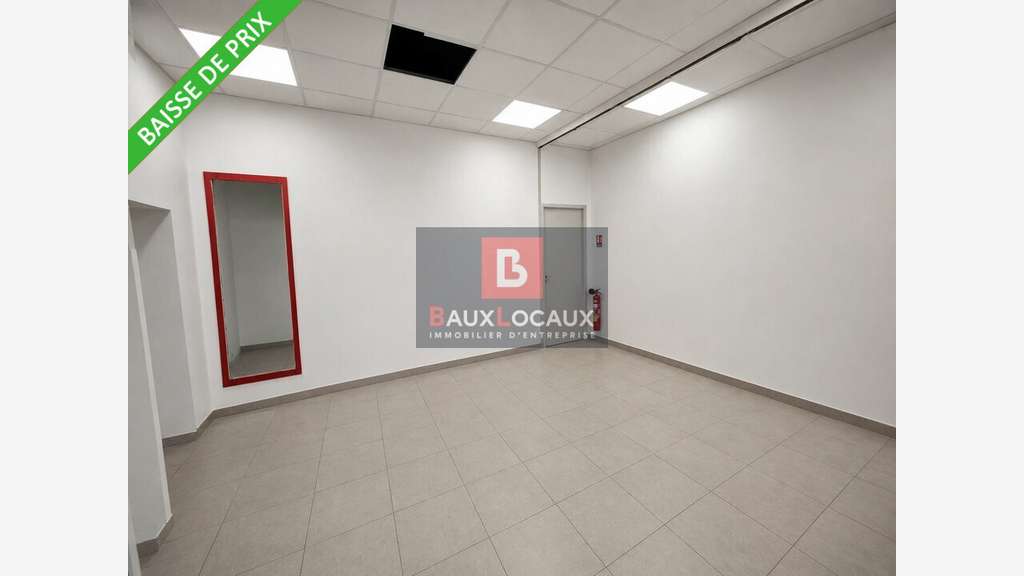 Local commercial 133m² à louer à Marignane