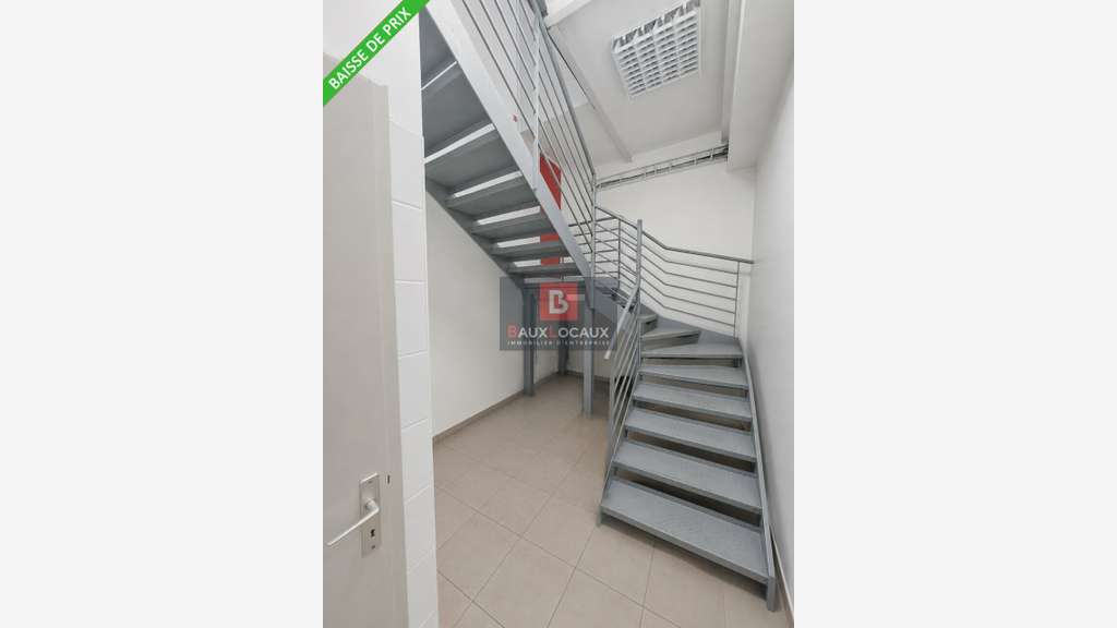 Local commercial 133m² à louer à Marignane