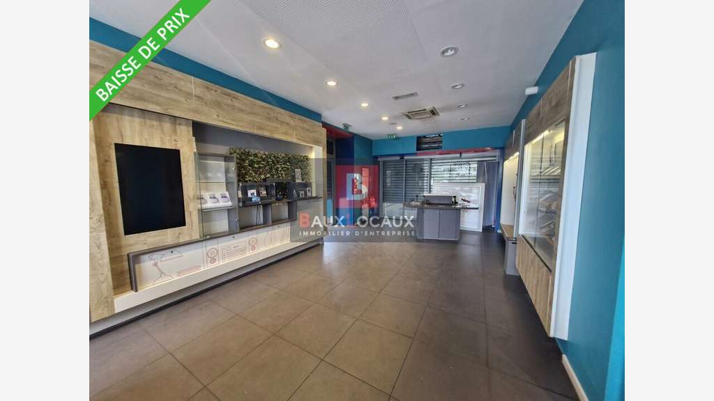 Local commercial 133m² à louer à Marignane