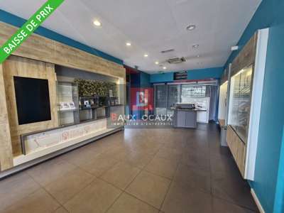 Local commercial 133m² à louer à Marignane