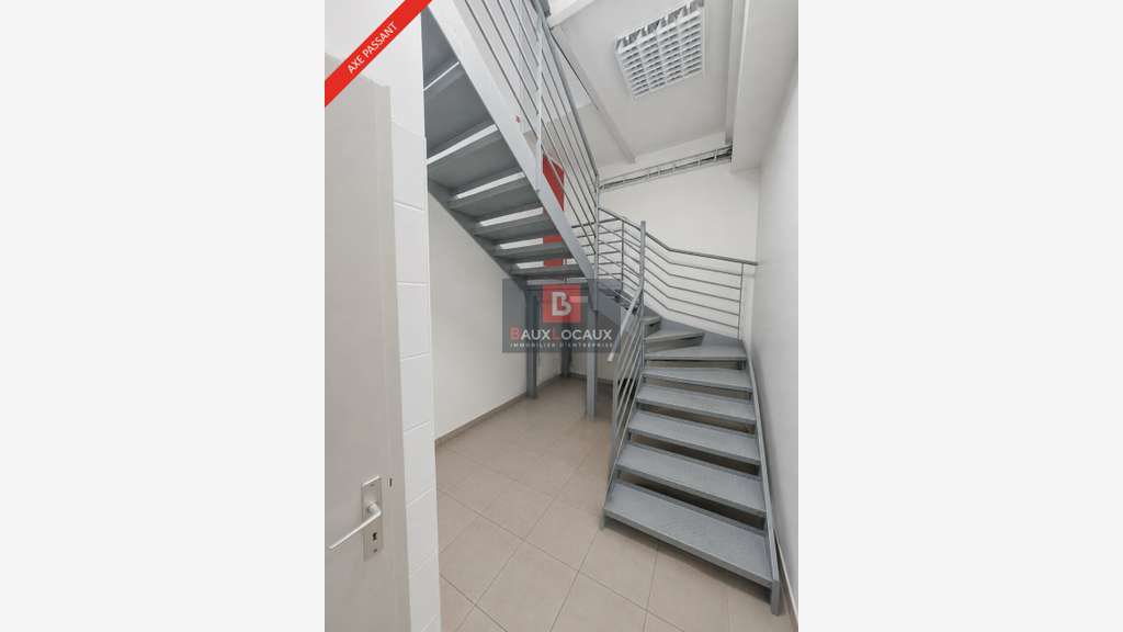Local commercial 133m² à louer à Marignane