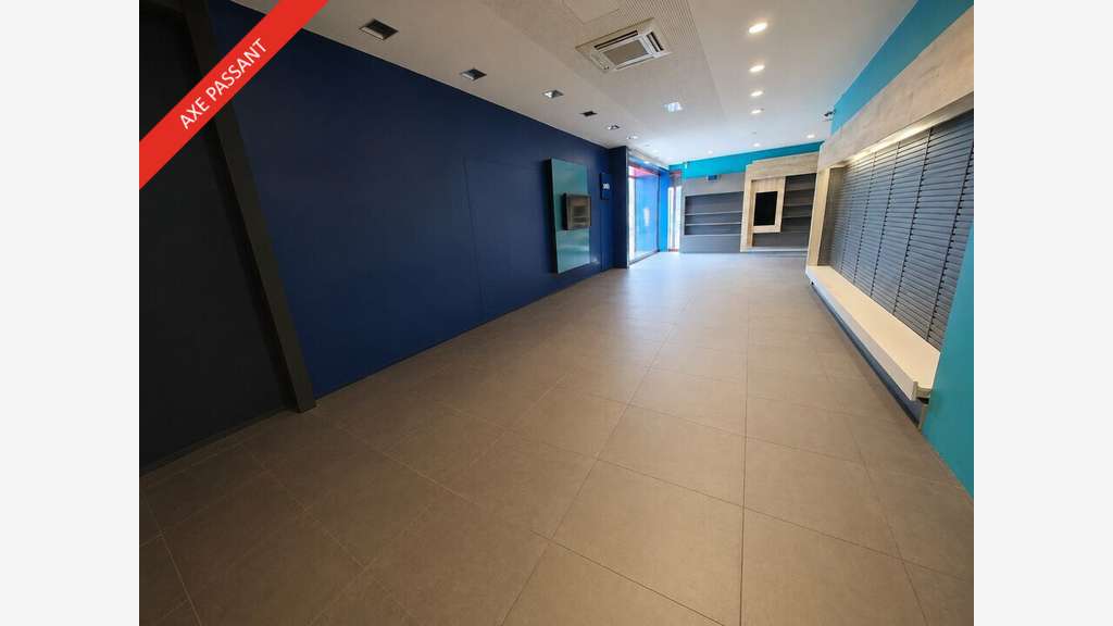 Local commercial 133m² à louer à Marignane