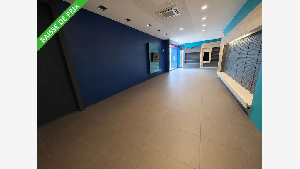 Local commercial 133m² à louer à Marignane